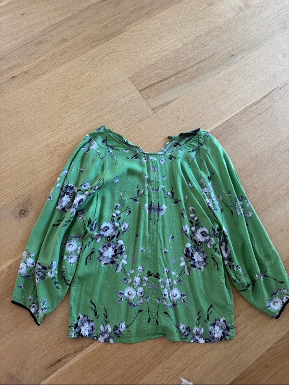 Floral V-Neck Green Blouse